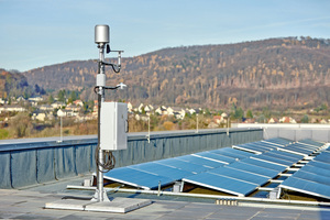  Die Wetterstation auf dem Dach erfasst alle wichtigen meteorologischen Daten 