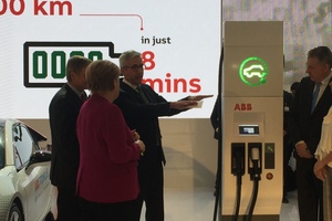  ABB CEO Ulrich Spiesshofer zeigt Bundeskanzlerin Angela Merkel und Mexicos Präsident Enrique Peña Nieto die neueste Schnellladesäule für Elektroautos am ABB-Stand
-
Stand 