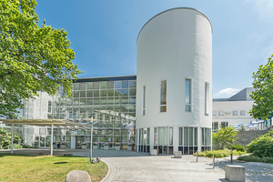  Das Kreiskrankenhaus Freiberg Akademisches Lehrkrankenhaus der TU Dresden, setzt auf die hermetischen M5-Automatiktüren von Kone 