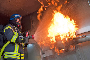  Regelmäßige Schulungen – wie hier beispielhaft im Brandsimulator – ­gehören auch für die Werkfeuerwehr-Mitarbeiter bei MV Werften fest dazu 