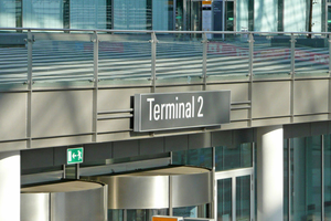  Der Vertrag zwischen der Dorfner Gruppe und der FMG Flughafen München GmbH sowie der Terminal 2 Gesellschaft läuft bis Ende März 2024  