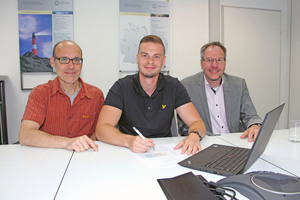  Michael Körfer und Tim Meyer von Canzler zusammen mit Prof. Dr. Christian Fieberg von derWestfälischen Hochschule 