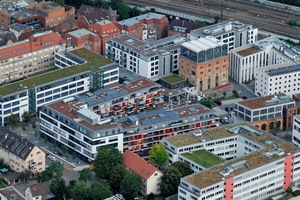  Neu hinzugekommen sind zwei Wohn- und Geschäftsgebäude, ein Hotel der Marke ibis Budget, ein Parkhaus und dazu zwei ganz neue, von DQuadrat entwickelte Konzepte: ein Boardinghouse der Marke HARBR. und Studenten-Apartments der Marke BE:AT. Die Neubauten ergänzen die bestehenden Freizeit- und Gastronomieangebote rund um den historischen Bleyle Turm und das Kesselhaus 