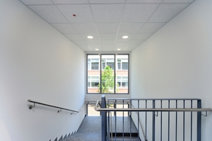  Der hohe Vorfertigungs- und Ausstattungsgrad der Module garantiert eine schnelle und leise Abwicklung auf der Baustelle bei laufendem Semesterbetrieb 