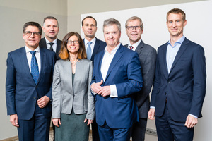  v.l.n.r.: Prof. Dr. Markus Lehmann, Rainer Vollmer, Beatriz Soria León, Wolf-Dieter Adlhoch, Martin Schenk, Prof. Dr. habil. Michael May, Otto Kajetan Weixler (ehem. Vorsitzender) und Robin Petersen 