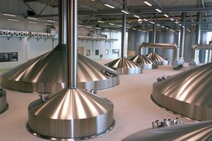  Die niederländische Grolsch Brauerei stellt verschiedene Biersorten für den niederländischen und internationalen Markt her – darunter traditionelle Sorten wie Pilsner, Weizen und Helles sowie alkoholfreie Biere 