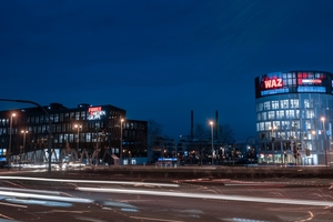  Schon von weitem ist zu erkennen, dass die neue Funke-Zentrale ein Medienhaus ist. Der Rundturm beherbergt ein öffentliches Medien-Café im Kiosk 