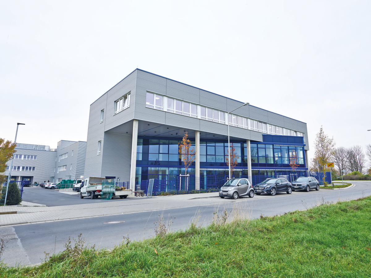 Vom Standort Pulheim bei Köln versorgt ProServ mit dem KNAPP-Versorgungscampus Krankenhäuser und Pfegeheime mit Speisen, Medikamenten und Stationsbedarf. 