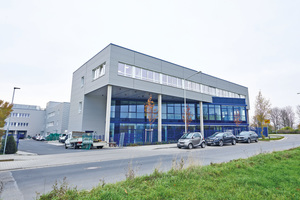  Vom Standort Pulheim bei Köln versorgt ProServ mit dem KNAPP-Versorgungscampus Krankenhäuser und Pfegeheime mit Speisen, Medikamenten und Stationsbedarf.  