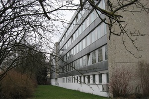  Bei der Sanierung des Landratsamtes in Dillingen wurde die Gebäudehülle energetisch signifikant verbessert: Vor der Sanierung... 