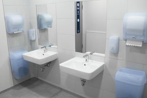  Die Waschräume wurden komplett mit den berührungslos arbeitenden, eisblauen Tubeless-Systemen ausgestattet, deren Papierrollen ganz ohne Wegwerfteile auskommen 