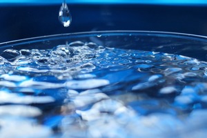  Trinkwasser ist ein Lebensmittel. Von daher ist jede Trinkwasser-Installation eine Art Lebensmittelverpackung. Und das Regelwerk für gesundheitlich unbedenkliches Wasser ist mittlerweile sehr komplex 