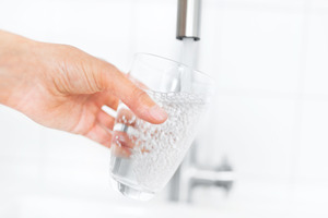  Trinkwasserinstallation: Für einen bestimmungsgemäßen Betrieb ist Know-how auf aktuellem Stand durch Schulungen angesagt: beim Fachplaner, Sanitärprofi und Betreiber 