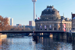  Der Klimawandel ist inzwischen end­gültig in unseren Museen, Archiven und Bibliotheken – wie etwa auf der Museumsinsel in Berlin – angekommen.  