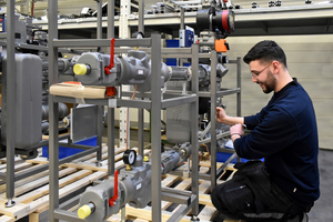  Die er-Rahmenstation kann mithilfe der unterschiedlichen Module mit einem oder mehreren Heizkreisen sowie einer Vorrichtung für Trinkwasser ausgestattet oder nach Bedarf auch später erweitert werden. 