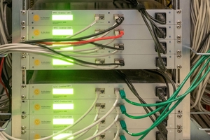  Verzögerungsfreier Wechsel zwischen Virtualität und Realität dank ‚JST GrabberVM‘-Technologie gelingt die  Integration virtueller Systeme. 