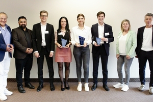 Jury und Preisträger der Begis FM-Awards (v.l.n.r.): Ralf Golinski, Dill Khan, Ansgar Tonhäuser, Nibal Youssef, Angelina Aziz, Jon Valentin Gonzales, Kerstin Galenza und Andreas Germer 