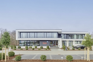  Das neue Verwaltungsgebäude der Roth GmbH in Germersheim entspricht dem Effizienzhaus-Standard KfW 40 Plus. 