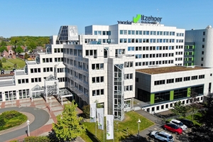  Am Hauptsitz der Itzehoer Versicherung entstand ein moderner Erweiterungsbau mit zusätzlichem Platz für 200 Arbeitsplätze.  