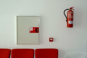  Betreiber sind besonders beim Brandschutz in der Pflicht: Denn bereits einfache ­Feuerlöscher nach DIN-Norm 14406-4 benötigen alle zwei Jahre eine Kontrolle ihrer Funktionstüchtigkeit. 
