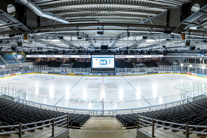  Die Nordhessen Arena in Kassel: Hier vernetzt Qanteon sämtliche Anlagen für Wärme, Kälte, Strom, Lüftung, Verschattung und Elektroauto-Management in einer zentralen, ganzheitlichen Automationslösung. 
