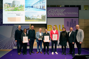  Balthasar Neumann Preis 2025: Am 15. Januar 2025 wurde der Europäische Preis für Architektur und Ingenieurleistungen auf der BAU in München verliehen. Geehrte plus Juryvorsitzende plus Auslobervertreter im Gruppenfoto 