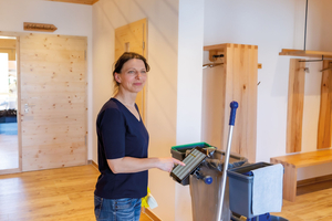  Auch für Dienstleister im Facility Management stellen sich damit neue Aufgaben. Besonders im Bereich der Gebäudereinigung wird es immer schwieriger, fixe Intervalle für die Abläufe beizubehalten.  