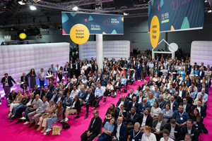  Auf der Real Future Conference gab es spannende Impulse und Vorträge zu Kreislaufwirtschaft, digitaler Gebäudesteuerung oder resilienter Stadtentwicklung 