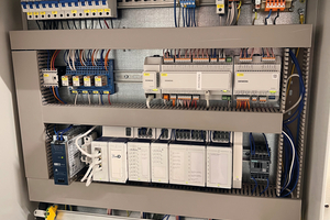  In den verschiedenen Schaltschränken wurden 70 teilweise direkt verbundene Controller verbaut, die eine möglichst hohe Ausfallsicherheit gewährleisten.  