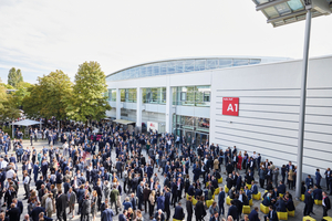  Die Expo Real 2025 verspricht, erneut der zentrale Treffpunkt für Projektentwickler, Investoren, Betreiber, Kommunen und Dienstl­eister zu werden. Neben den Schwerpunkten Handel, Wohnen und Logistik rücken auch übergeordnete Themen wie Nachhaltigkeit, Digitalisierung und Transformation ins Zentrum. 