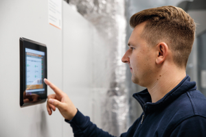  Über die intuitiv bedienbare Visualisierung des Gebäudemanagementsystems ­Neutrino-GLT lassen sich sämtliche Anlagenzustände der TGA des Klimahauses ­überprüfen und regeln. 