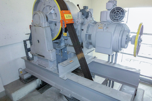  Die alte Antriebstechnik mit Getriebe und Stahlseilen... 