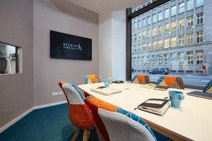  Von den Standorten in Düsseldorf und Hamburg City sind es nur wenige Gehminuten zu den Boutique Hotels von HENRI. 