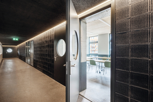  In der täglichen Praxis erfordert der Zugang zu öffentlichen Gebäuden differenzierte Lösungen: Angestellte im Rathaus oder anderen kommunalen Gebäuden benötigen unterschiedliche Zugangsrechte als beispielsweise externe Dienstleister, Besucher oder Vereinsgruppen.  