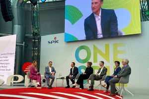  In der Podiumsdiskussion sprachen die Teilnehmenden über die Infrastrukturwende in Deutschland und die Stärkung des Industriestandorts Deutschland. 