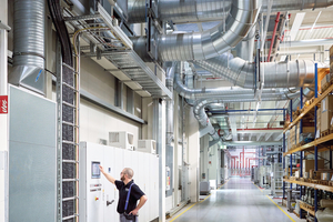  Die verbauten Bedien-Panels ermöglichen einen schnellen und einfachen Überblick über den Status der Produktion.  