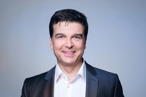  Prof. Dr. Heiko Beier ist Geschäftsführer von moresophy und Professor für ­Digitale Medienkommunikation und Künstliche Intelligenz mit über 25 Jahren Erfahrung in der KI-gestützten Datenanalyse und Automatisierung von Geschäftsprozessen. Seine Expertise umfasst die Entwicklung erklärbarer KI-Lösungen, die sich nahtlos in Unternehmensprozesse integrieren lassen. 