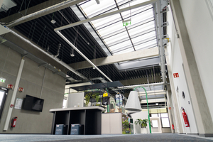  Auch 18 m tief im Gebäude sind die Büroräume dank des großflächigen BA-Verglasungssystems noch lichtdurchflutet. 