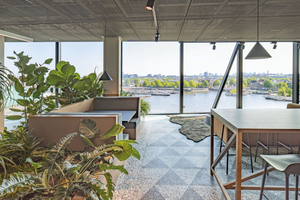  Die 28 thematisch gestalteten Breakout-Spaces greifen den Markenkern von Booking.com auf und übersetzen das Thema Reisen in unterschiedliche Aufenthaltsqualitäten. 