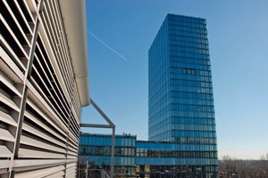  Im August 2008 hatte die Prime Office AG die neue Konzernzentrale des Süddeutschen Verlages in München – den „SZ-Turm“ – als eines der ersten Immobilienprojekte in Deutschland für die Zertifizierung nach dem international ­anerkannten LEED-Standard angemeldet. Die Anmeldung für die Zertifizierung nach LEED-Standard erfolgte gemeinsam mit den Projektpartnern Süddeutscher Verlag GmbH, dem Architekturbüro GKK+Architekten (Gewers Kühn und Kühn), der FOM Real Estate GmbH, der LBBW Immobilien GmbH sowie der CBP Con­sulting Engineers AG 