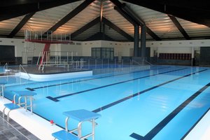  Ganz bewusst konzentrierten sich Planer und Betreiber mit zwei Becken auf ein Schwimmangebot für die örtliche Schule, Vereine und Sportfreunde 