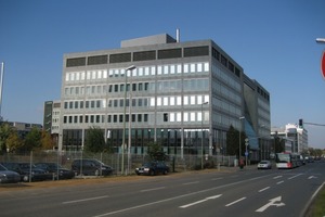  Rund 80 000 € spart die Landesbank Hessen Thüringen durch den Einsatz der speziellen Folien (im Bild das Omega E Gebäude im Kaiserlei) 