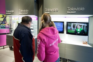  Blick in den Ziggo-Empfang der Zentrale in Utrecht. Und eine Ziggo-Verkaufsstelle im niederländischen Zwolle  