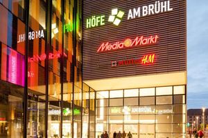  Die Betreiber moderner Shoppingcenter  – hier die Leipziger Höfe am Brühl – legen Wert auf<br />Nachhaltigkeit und Energiesparen, was über die Nebenkosten auch den Mietern zugute kommt 