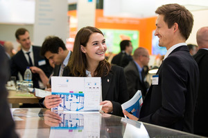  Der CareerDay der Messe bietet Studenten einen einzigartigen Einblick in die Branche sowie die Möglichkeit, Kontakte für ihr künftiges Berufsleben zu knüpfen 