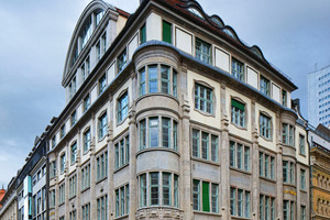  Das Schrödterhaus war 2011 als eines von drei Kandidaten in der Kategorie modernisierter Bürogebäude für die MIPIM Awards nominiert 