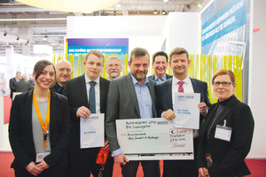  Gewinner, Jury und Laudatoren des diesjährigen ipv-Autorenpreises (v.l.n.r.): Eva Spekl, Johannes Bungart, David Breidt, Wilfried Schmahl, Ben Samol, Achim Roggendorf, Andreas Ludwigs und Kerstin Galenza 