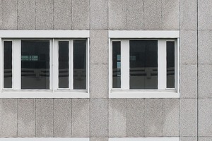  Alt (untere Reihen) und neu (obere Reihe): ­Geschossweiser Austausch der Fenster 