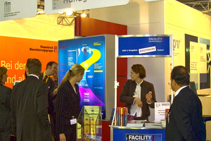  oben: Der FM-Gemeinschaftsstand auf der Expo Real im Jahr 2005 
