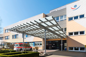  Für den erforderlichen Austausch der Kältemaschine in der Karlsruher St.-Marien-Klinik wurden mit Hilfe eines Ultraschall-Messverfahrens im laufenden Betrieb die Ist-Verbrauchswerte gemessen, um für eine wirtschaftliche Auslegung die benötigte Kälteleistung zu ermitteln 